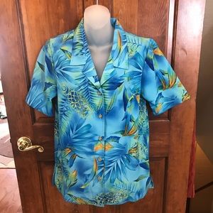 ❤️❤️3 for $20❤️❤️Vintage ?? women’s kitschy vacation shirt. Size small.